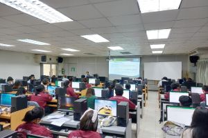 งานเทคโนโลยีสารสนเทศ ให้บริการห้องปฏิบัติการคอมพิวเตอร์ 1 